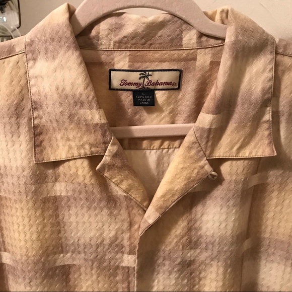 SOLD!! Tommy Bahama Mens Short Sleeve Button Up Shirt Tan, Gold & Brown - Picture 4 of 6
